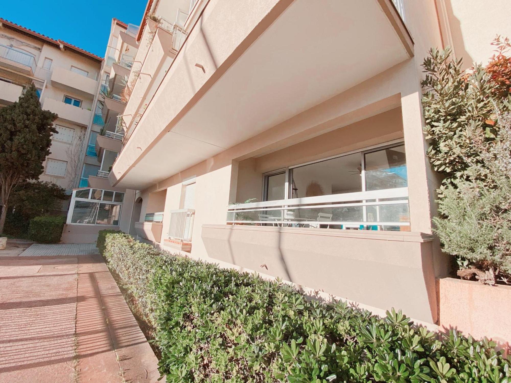 Magnifique T2 Au Calme Avec Une Superbe Vue Sur Le Port Canet-en-Roussillon Exterior photo