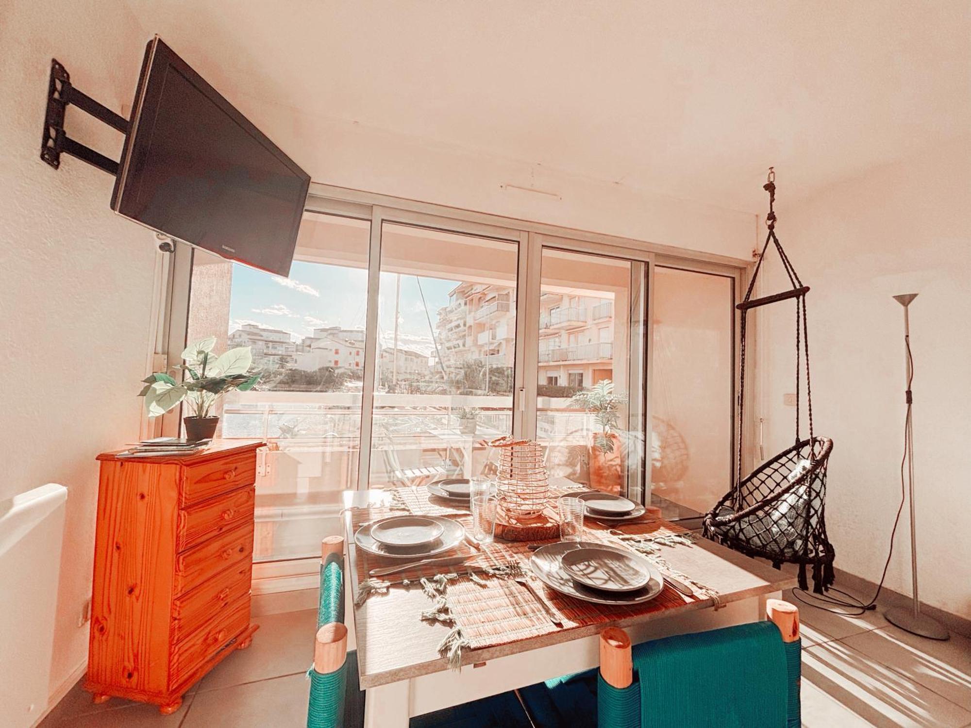 Magnifique T2 Au Calme Avec Une Superbe Vue Sur Le Port Canet-en-Roussillon Exterior photo